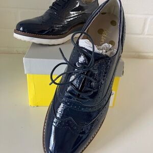 Boden Navy Blue Patent Leather Wingtip Shoes Size 38